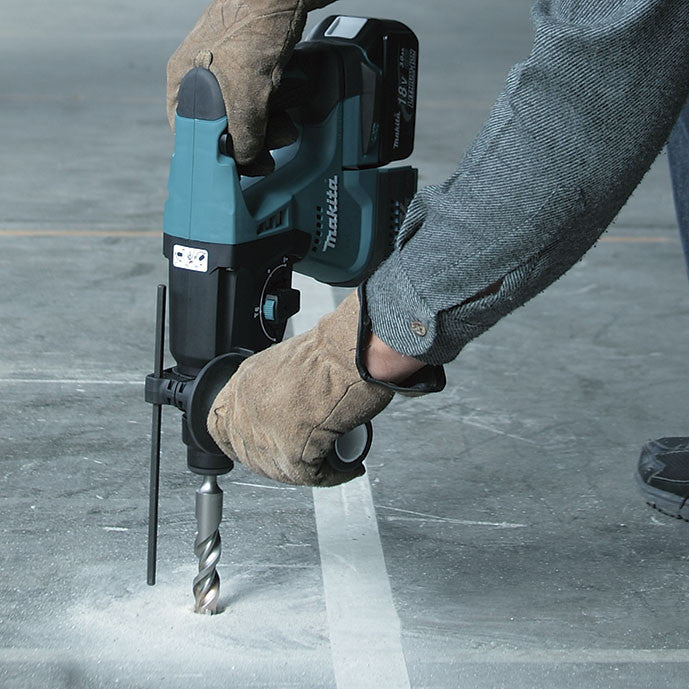 DGA504ZJ-Schleifmaschine + DHR243RTJ 18-V-Lichthammer-Kombi-Kit mit 2 5,0-Ah-Batterien und DLX2125TJ1-Makita-Koffer