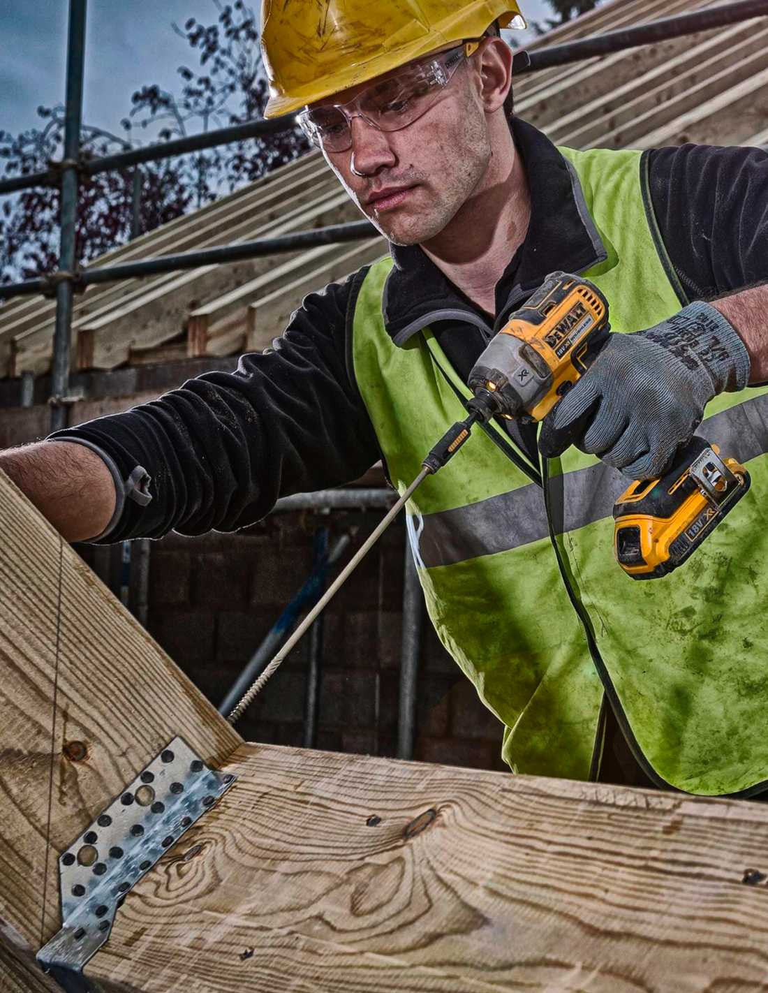 Dewalt Kit mit 4 Werkzeugen + 2bat 5Ah + Ladegerät + 2xTSTAK VI DCK496P2