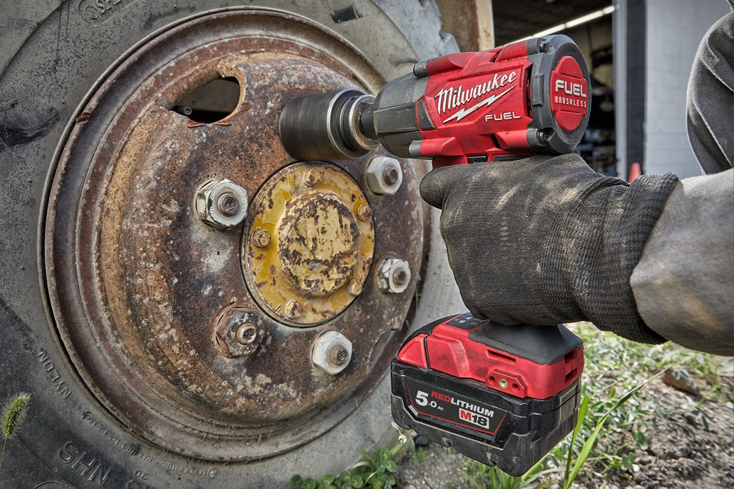 Powerpack llaves de impacto + 3 baterias + Cargador + 2 Maletines Milwaukee M18 FPP2AS-553X