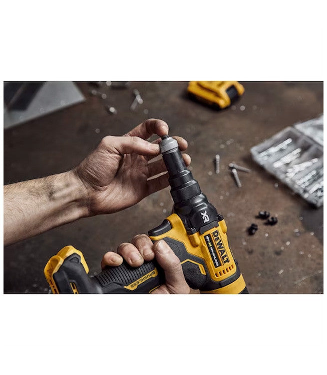 Remachadora sin escobillas 6,3 mm XR 18V Dewalt DCF414NT - 6