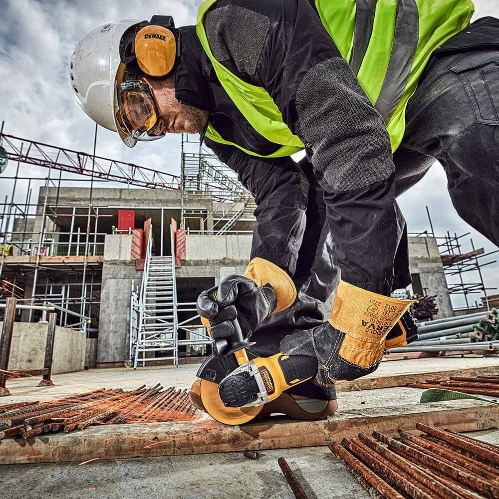 118 V XR bürstenloser 125-mm-Schleifer mit 2 5-Ah-Akkus + Ladegerät + Koffer Dewalt DCG405P2