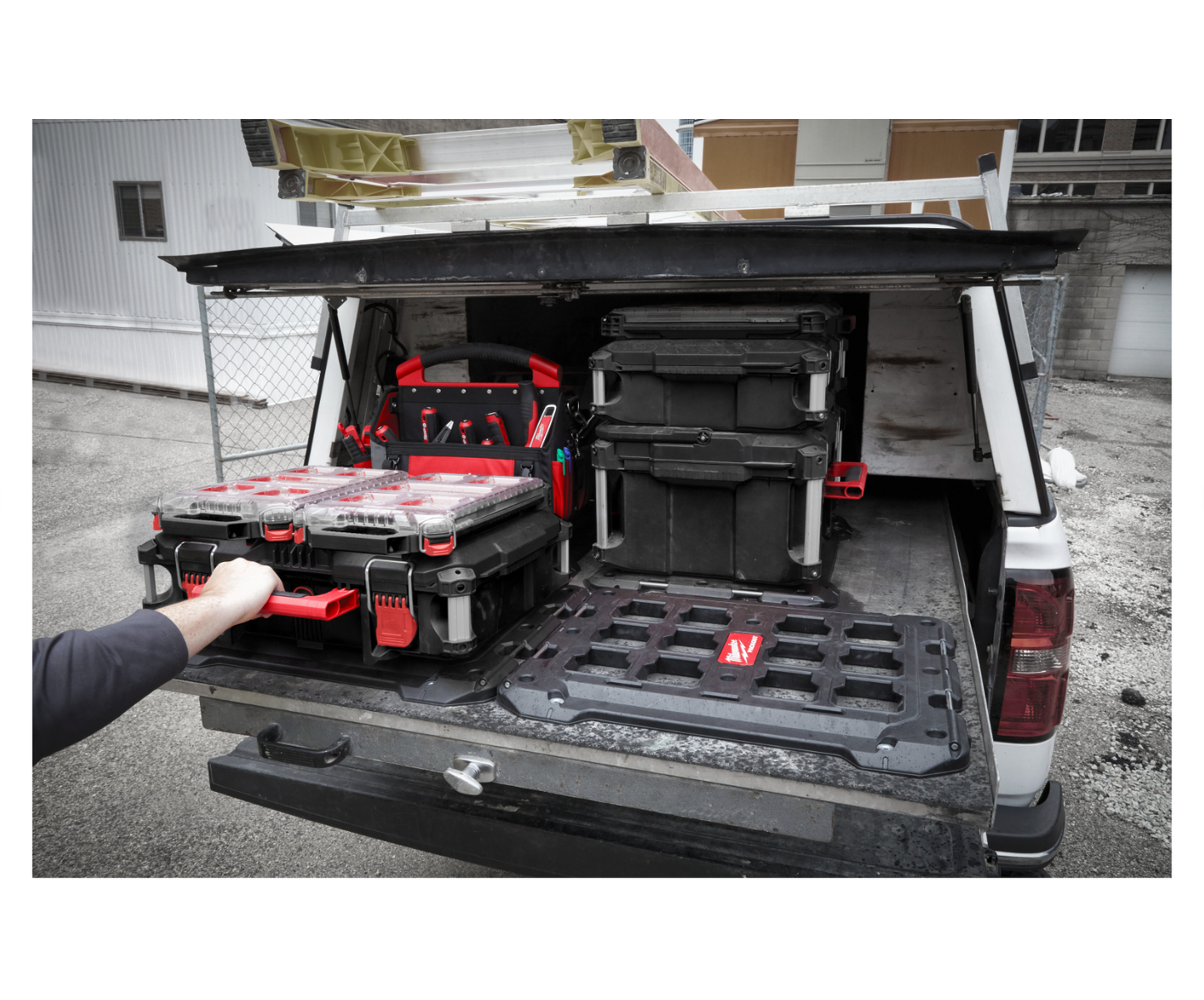 Milwaukee PACKOUT 59x46cm Montagesockel