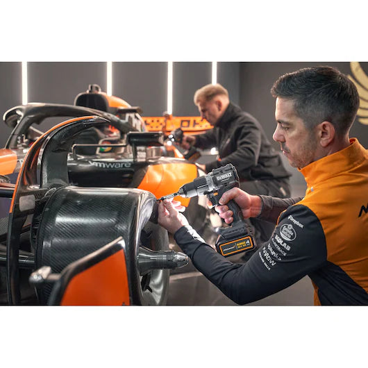 McLaren 18V 90Nm 13mm Hammerbohrer mit 2 x 4Ah Akkus + Dewalt DCD85MM2T Koffer