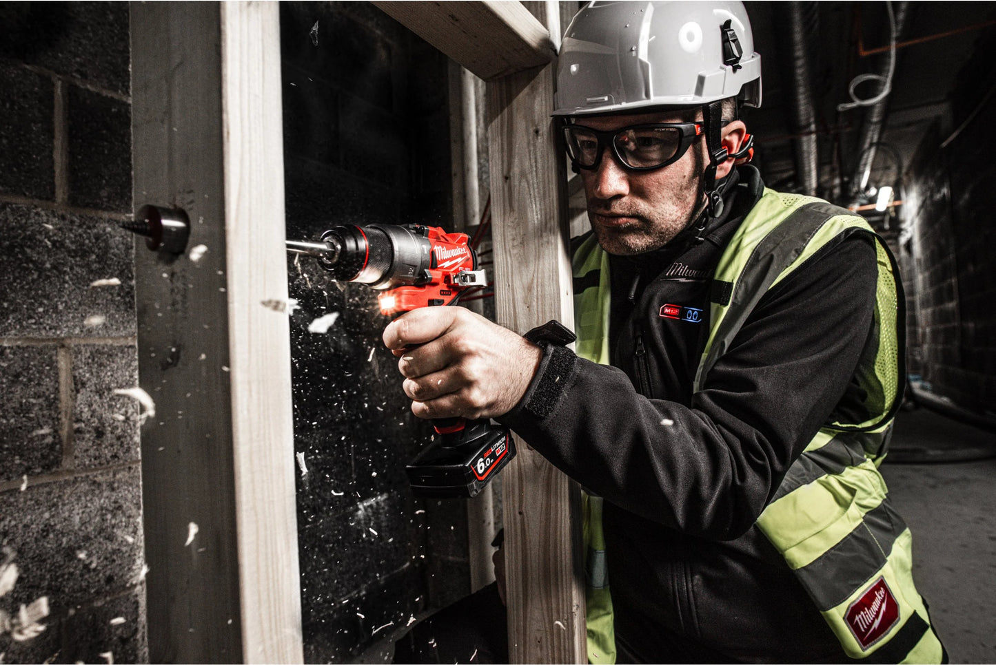 Taladro percutor M12 Fuel + 2bat 2Ah + Cargador + Maletin Milwaukee M12 FPD2-202X