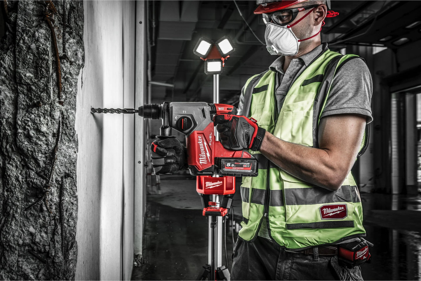 26-mm-SDS-Plus-Kombihammer mit Fixtec 2,5J + 2bat 5,5Ah + Ladegerät + Koffer Milwaukee M18 FHX-552X