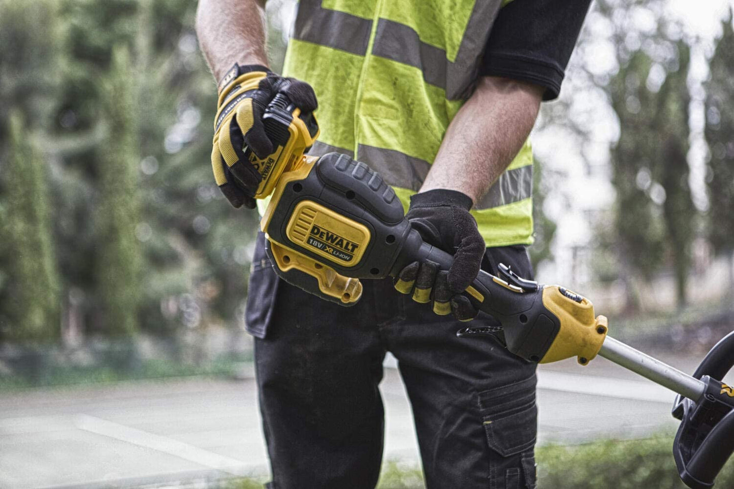 Dewalt DCM561P1 – XR 18 V 5,0 Ah 33 cm bürstenloser Freischneider