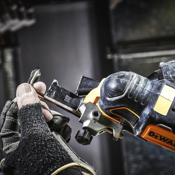 Dewalt DCS356P2 XR 18 V LI-ION 5 Ah bürstenloses oszillierendes Multifunktionswerkzeug