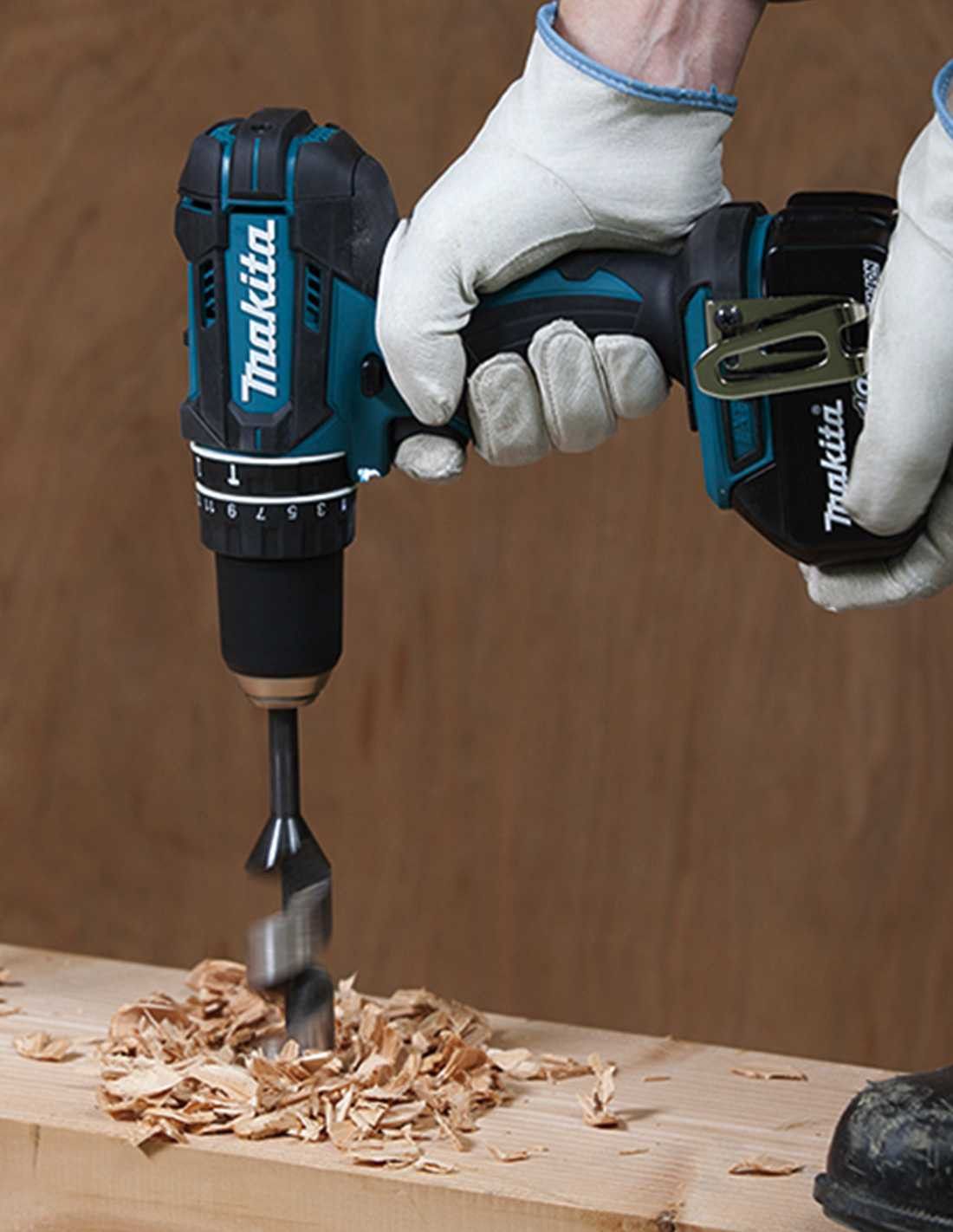 Makita DHP482 Hammerbohrer-Set + DJV182 Stichsäge + 2 Bat 5 Ah + Ladegerät + DLX2181BL2 Tasche