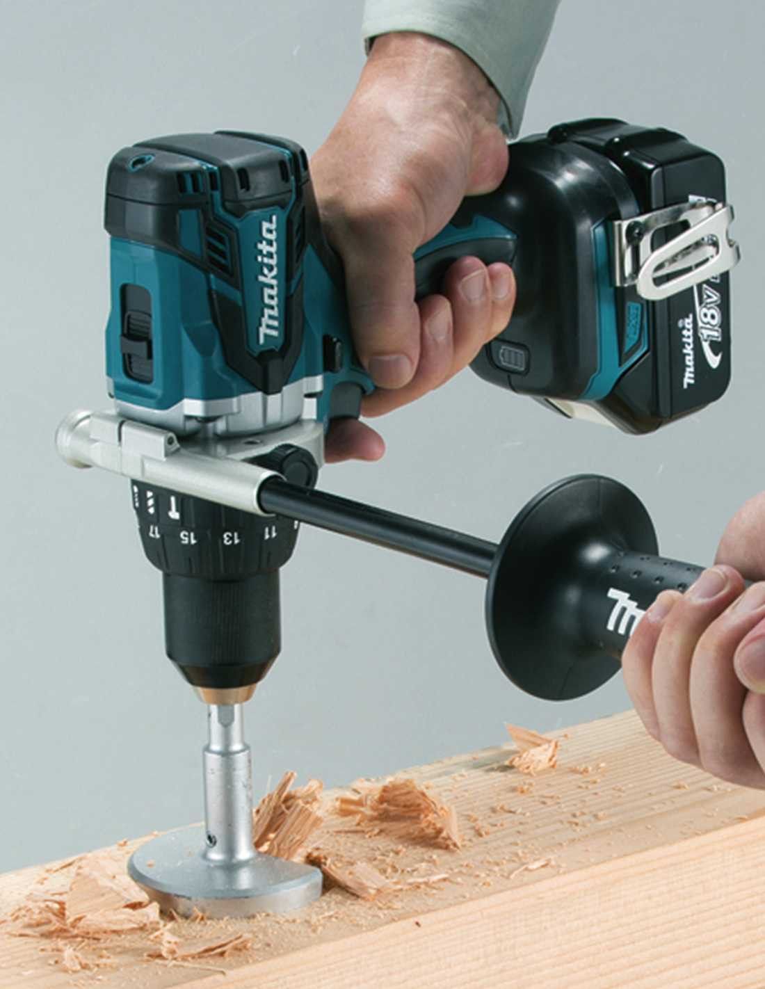 Makita DHP486 Hammerbohrer-Set + DJV182 Stichsäge + 2bat 5Ah + Ladegerät + DLX2481BL2 Tasche