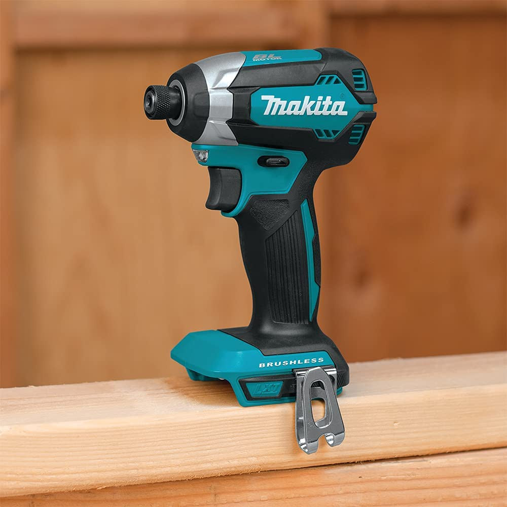 Makita-Kit 6 Werkzeuge + 2 5-Ah-Akku + Ladegerät + Tasche LXT600 DLX6482BL2