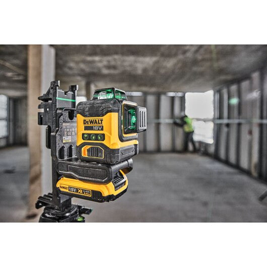 Nivel láser autonivelante Verde de 3 líneas 360° con batería 18V Li-Ion 2Ah Dewalt DCLE34031D1