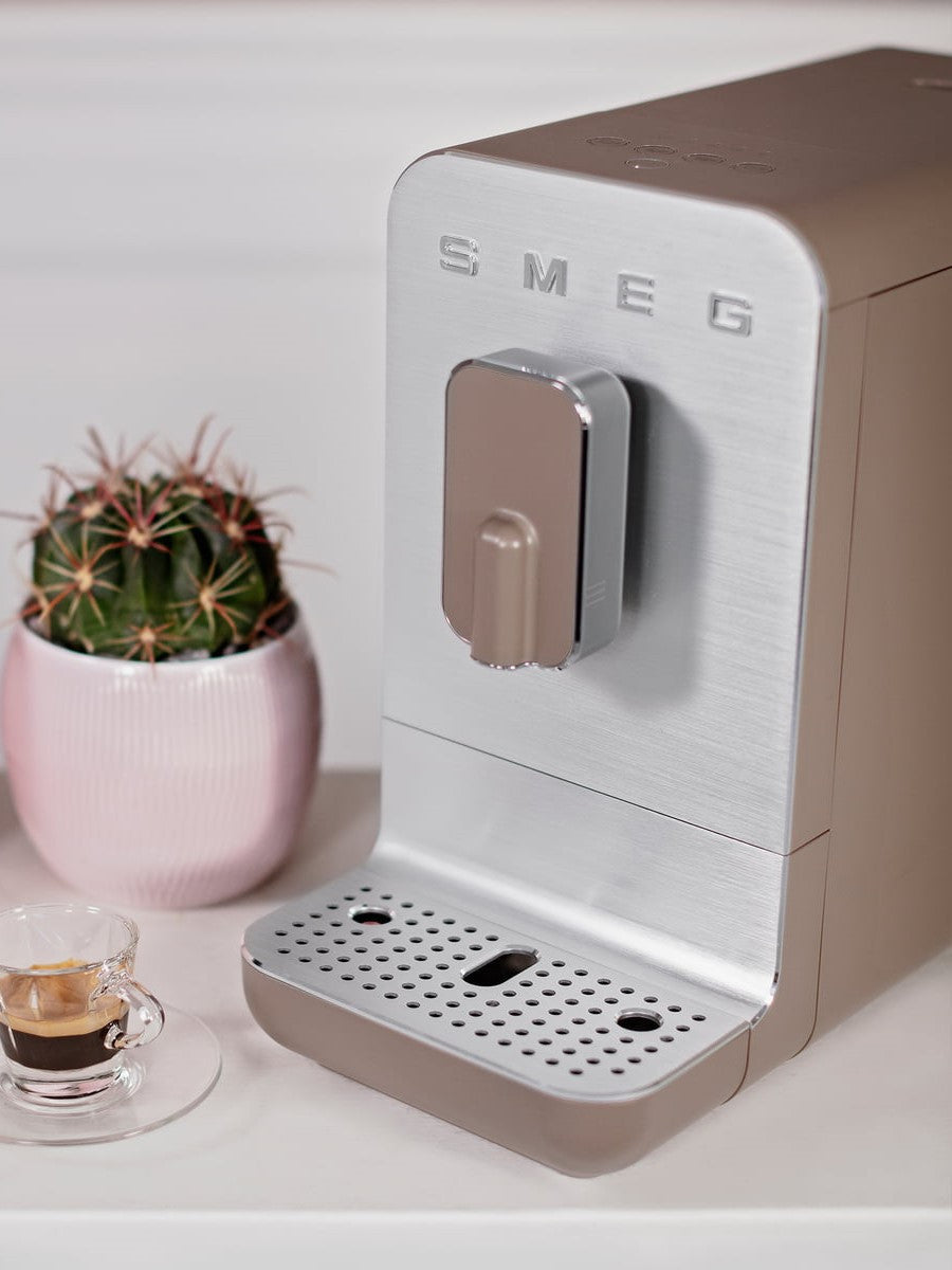 Smeg Superautomatische Kaffeemaschine