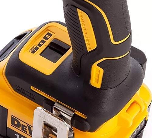 Atornillador de Impacto 18V XR sin escobillas 205Nm  Dewalt DCF887N