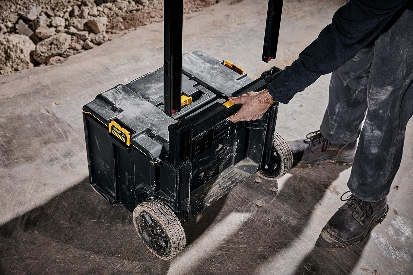 Werkzeugkasten mit Griff und Rollen TOUGHSYSTEM DS450 von Dewalt DWST83295-1