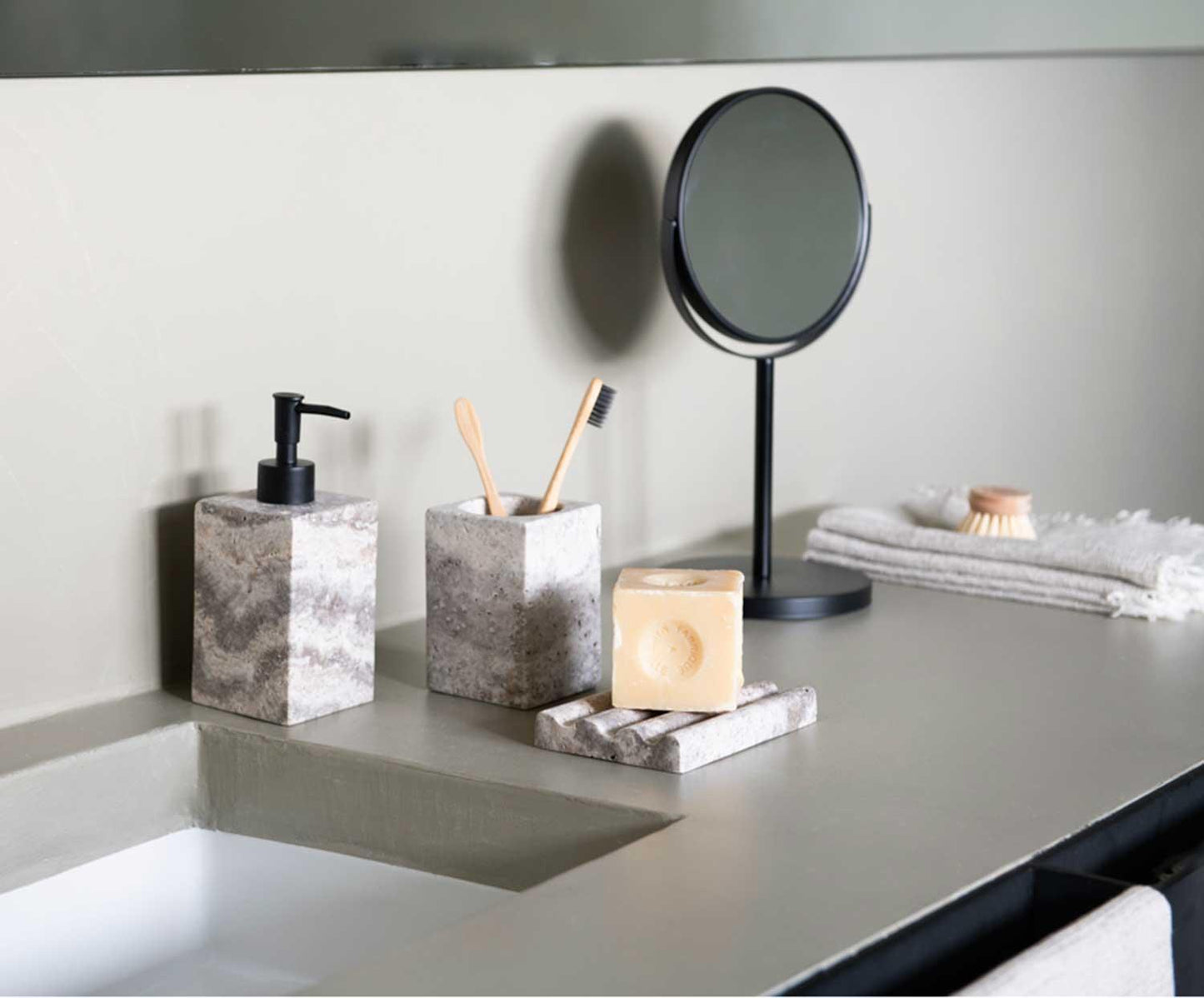 Espelho de aumento x10 Preto mate com suporte Andrea House