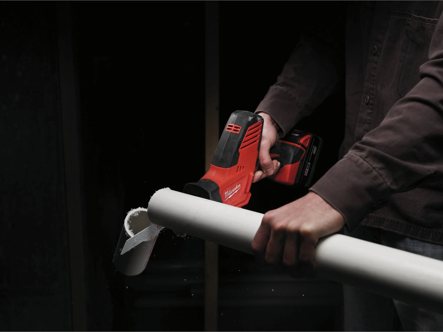 Säbelsäge M18 mit 2 Akkus 4 Ah + Ladegerät + Tasche Milwaukee C18 HZ-402B