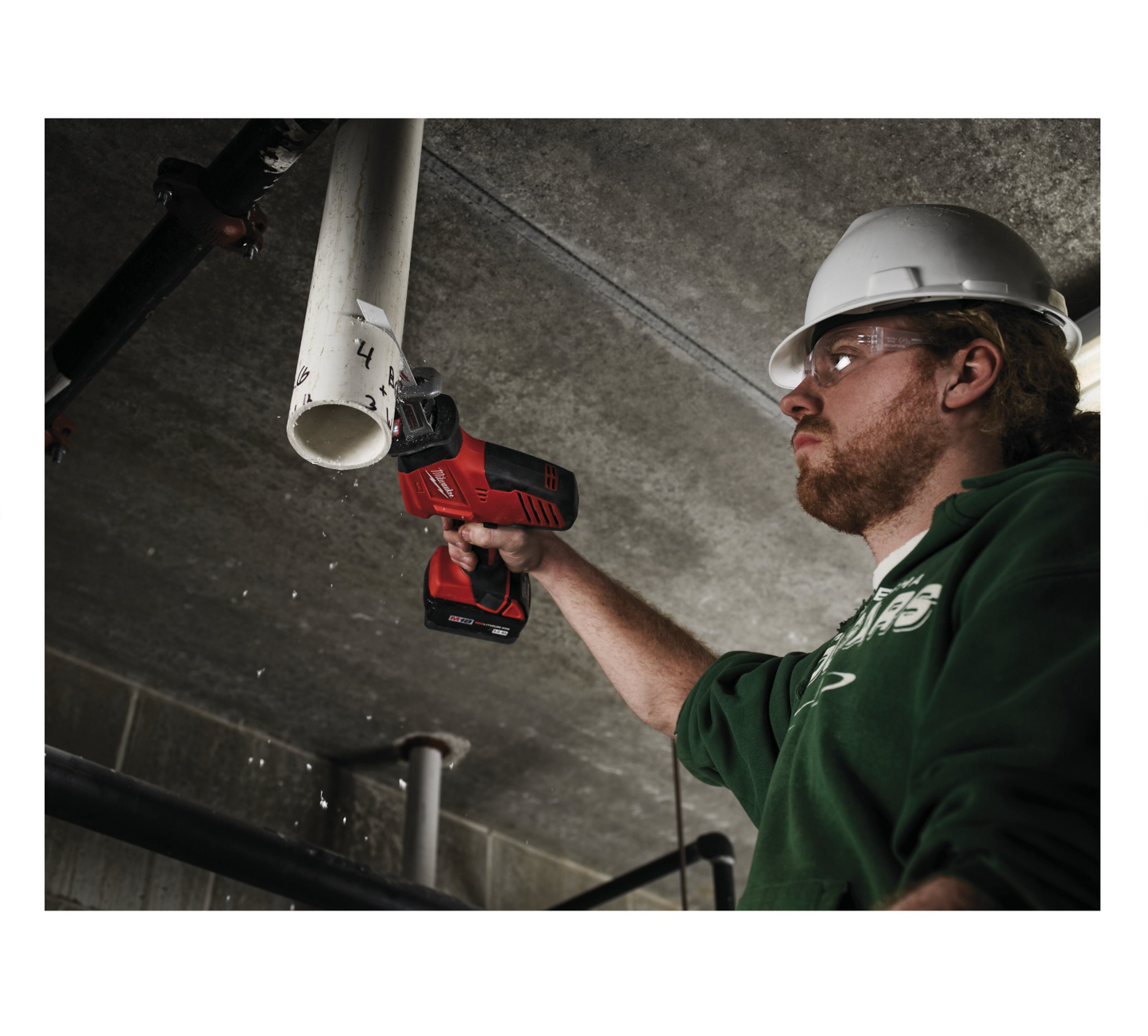 Säbelsäge M18 mit 2 Akkus 4 Ah + Ladegerät + Tasche Milwaukee C18 HZ-402B