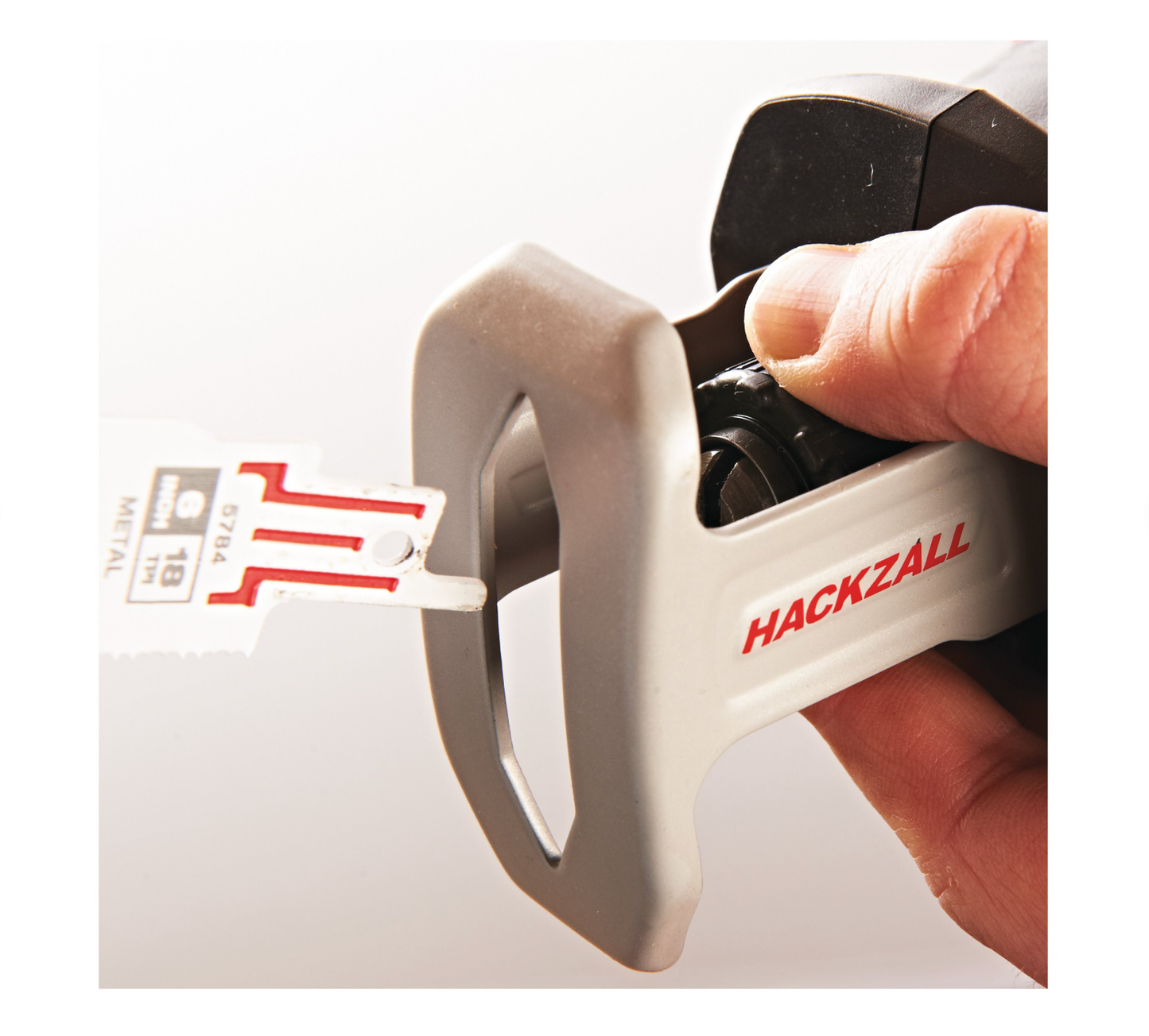 Säbelsäge M18 mit 2 Akkus 4 Ah + Ladegerät + Tasche Milwaukee C18 HZ-402B