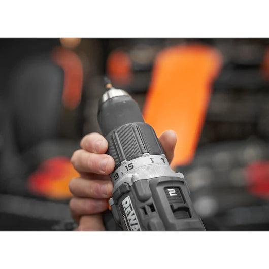 McLaren 18V 90Nm 13mm Hammerbohrer mit 2 x 4Ah Akkus + Dewalt DCD85MM2T Koffer
