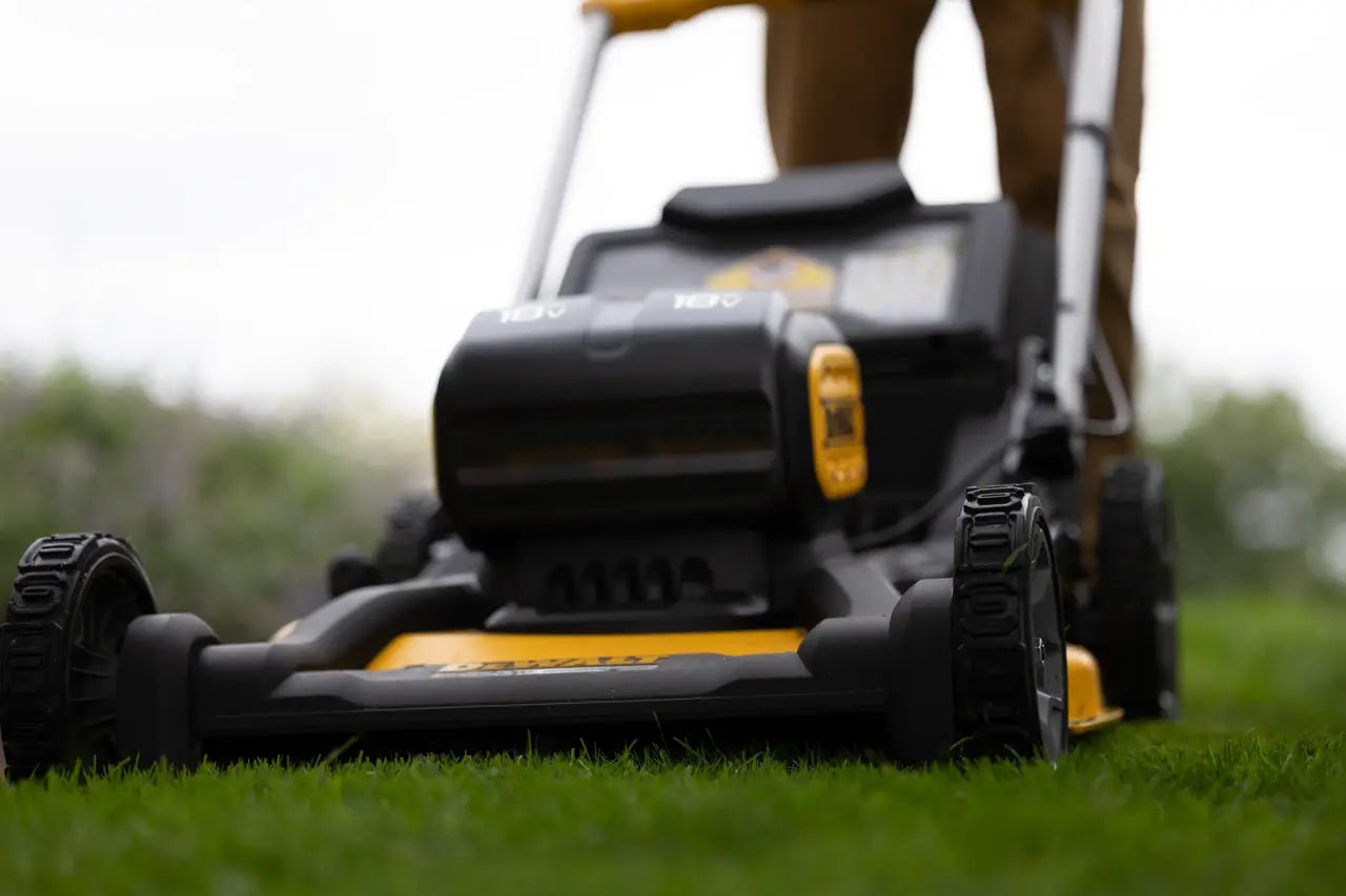 Dewalt DCMWSP156N XR 18V ​​53cm Bürstenloser Selbstfahr-Rasenmäher