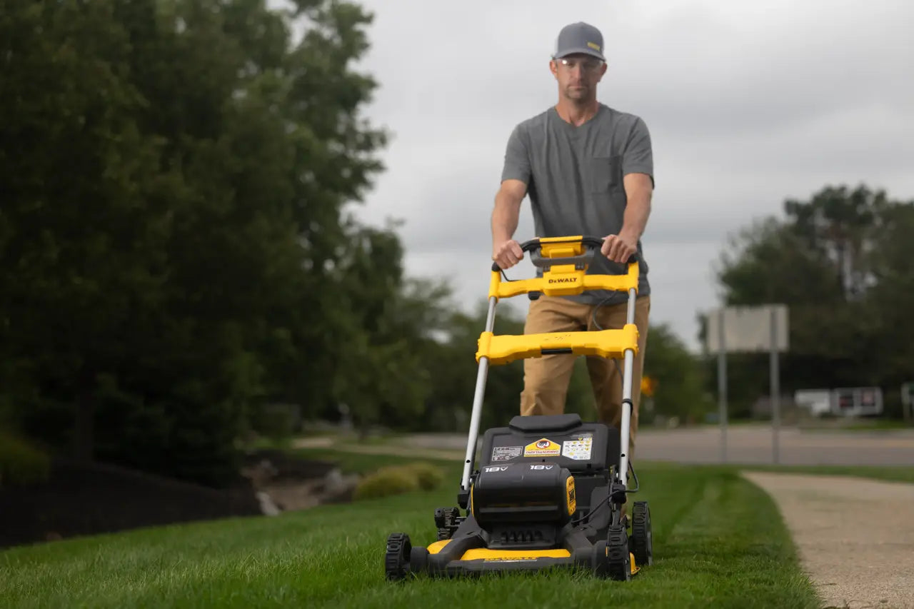 Dewalt DCMWSP156N XR 18V ​​53cm Bürstenloser Selbstfahr-Rasenmäher