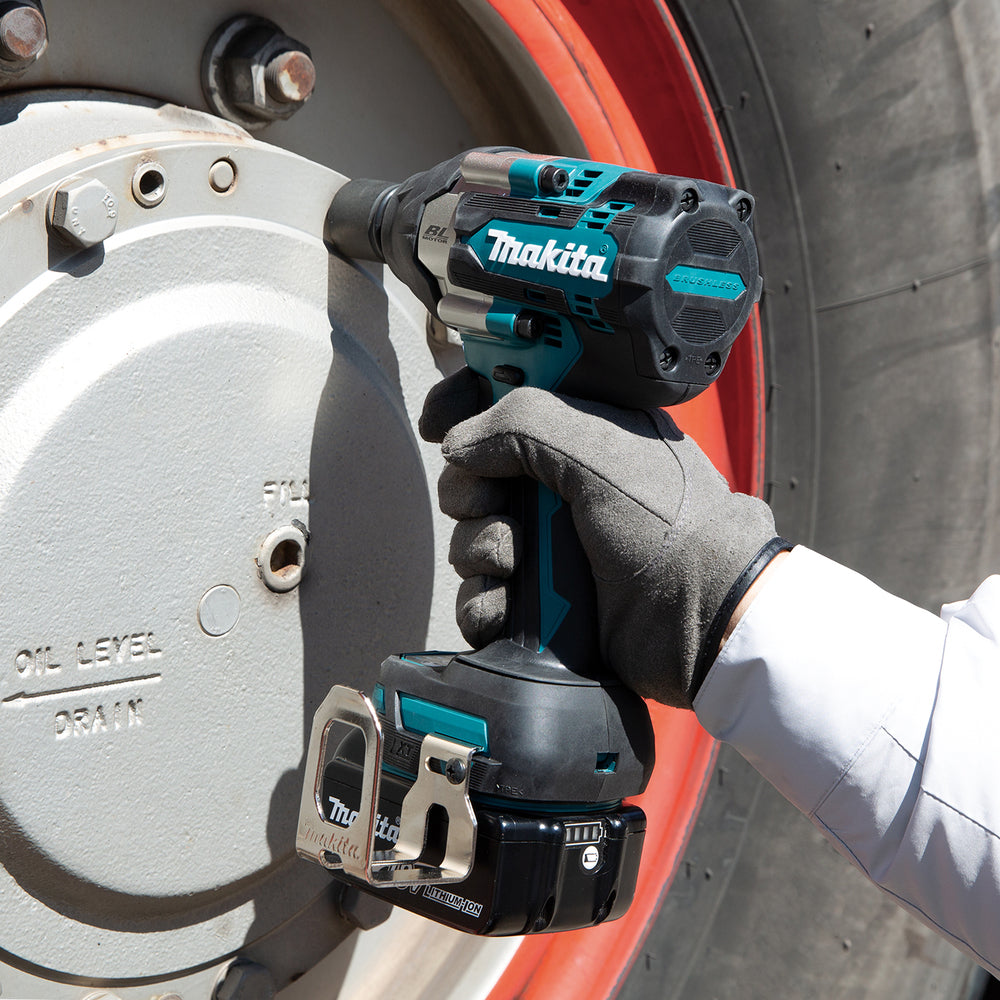Makita DTW700RTJ 18V 1/2" LXT Schlagschrauber 700 Nm mit 2 x 5Ah Akkus + Ladegerät + Transportkoffer