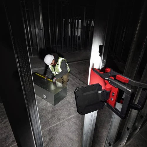 Schwenkbare Arbeitsleuchte Milwaukee M18 PAL2-0